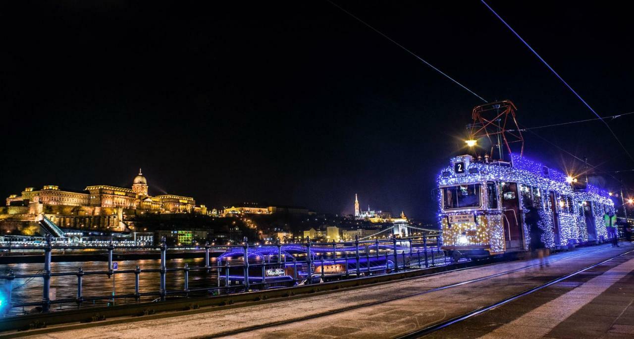 Chain Bridge Apartment ブダペスト エクステリア 写真