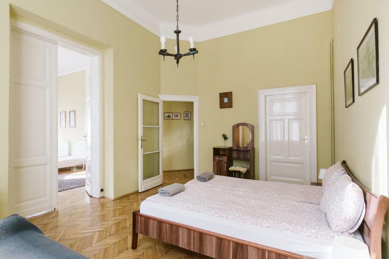 Chain Bridge Apartment ブダペスト エクステリア 写真